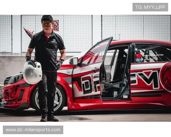 “智能时代：新能源赛车引领未来赛场”，新能源汽车赛车