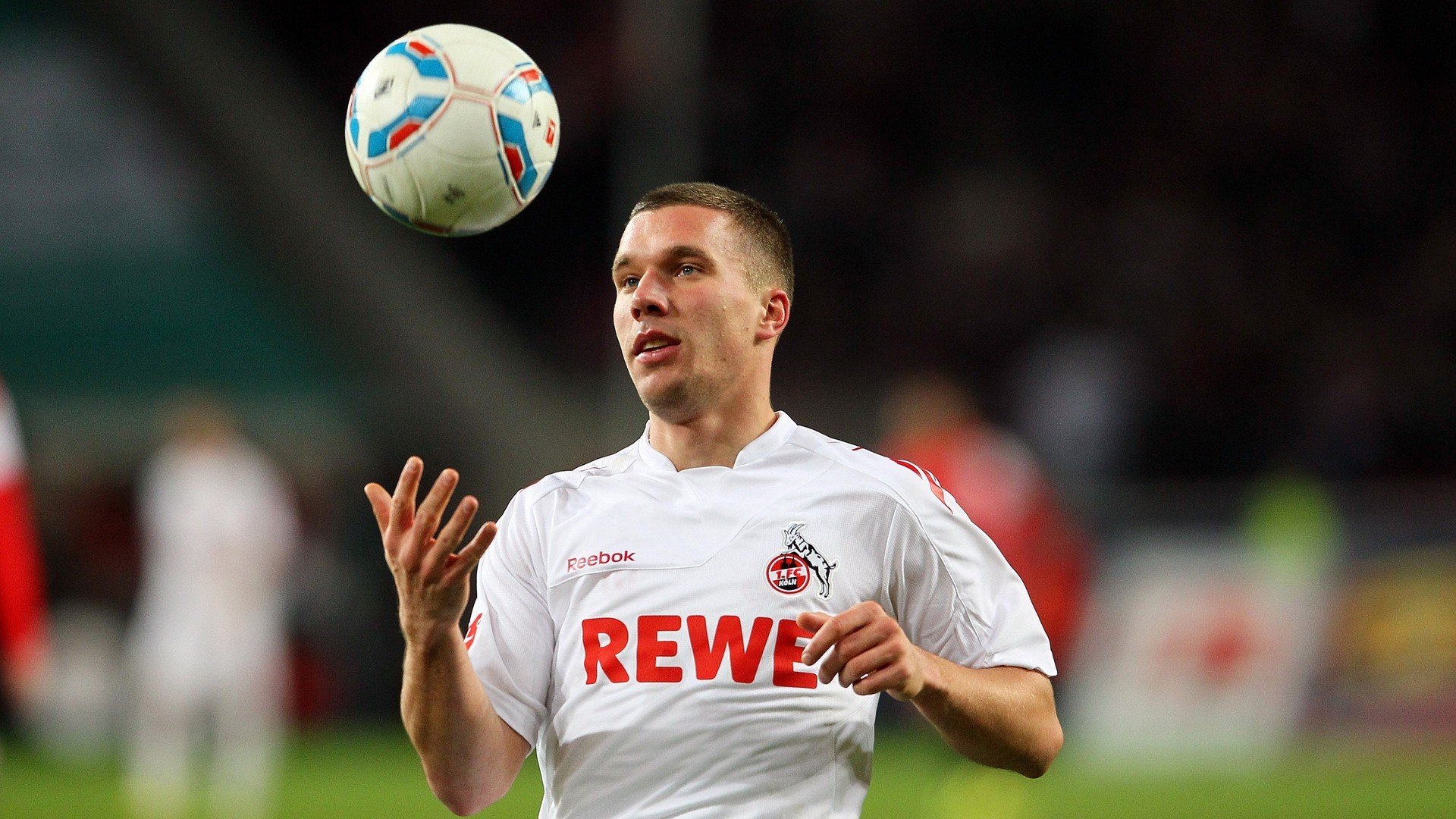 观众参与“战术投票”实验赛 场边决策直接影响战术执行